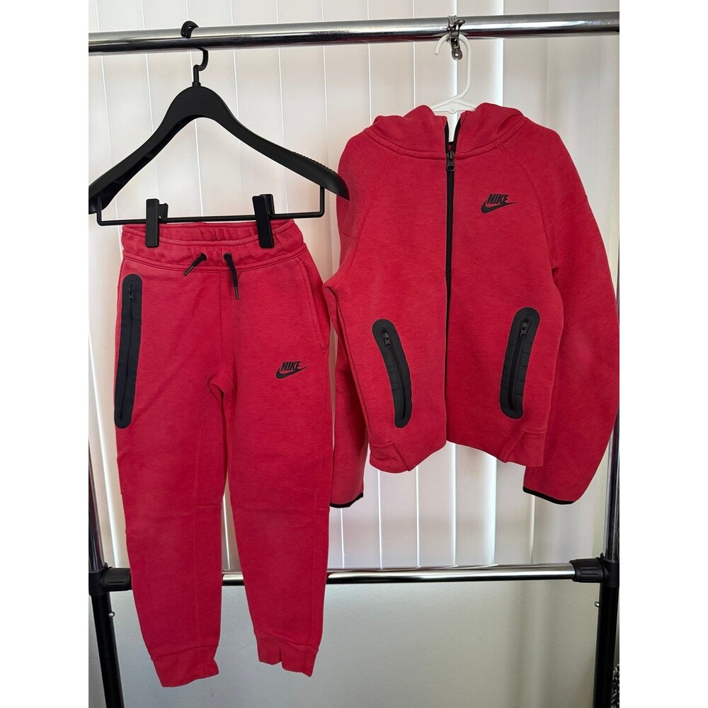 Youth Boy’s Nike Red Tech Fleece Tracksuit  Hoodie & Jogger Pants Size Small